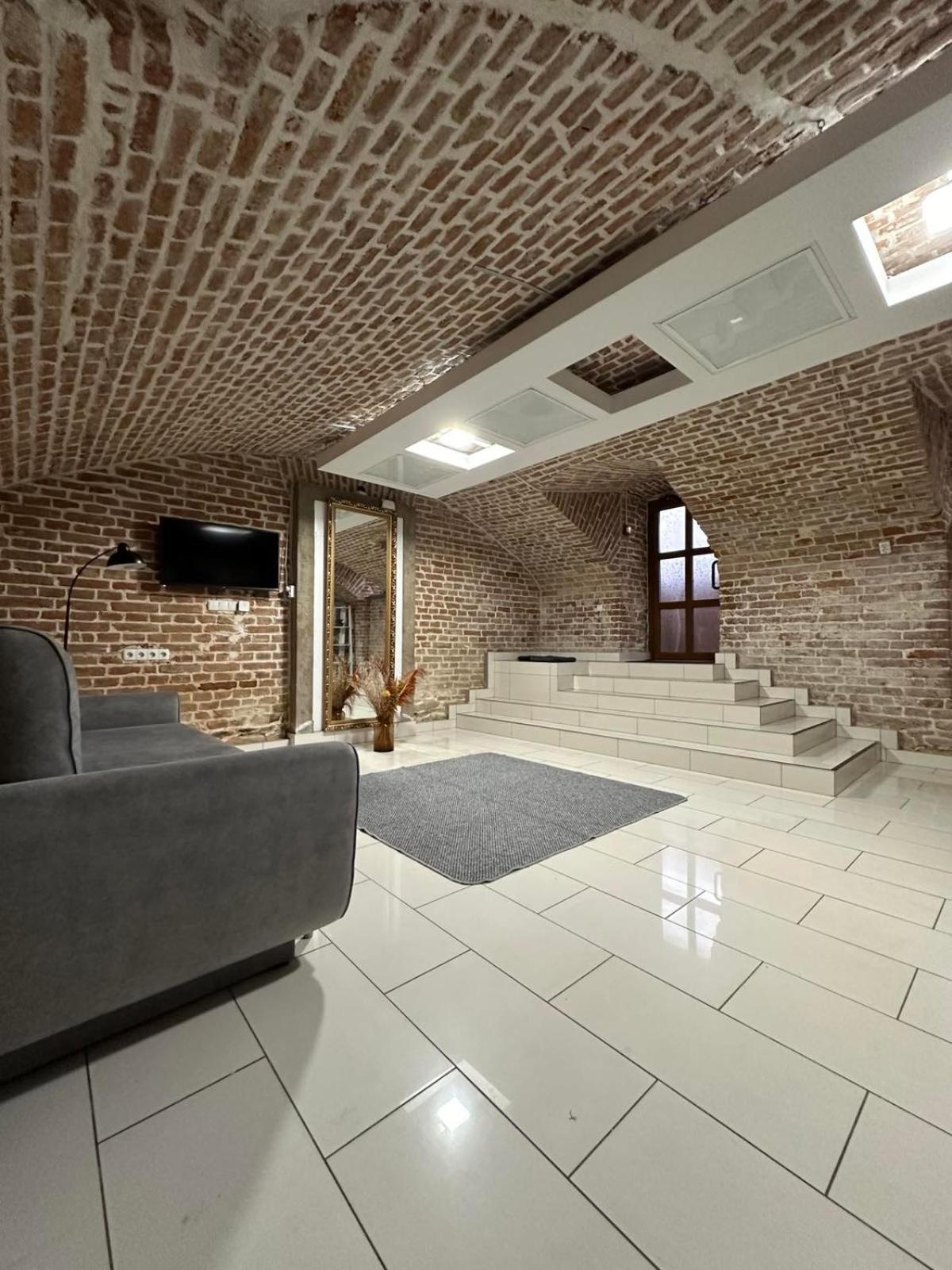 2х кім-й Loft на площі філармонії By Willox Apartment Chernivtsi